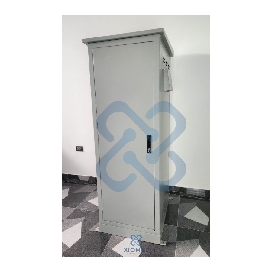 Gabinete de Piso para Exterior IP65  38RU Acero Laminado Epoxica Gris