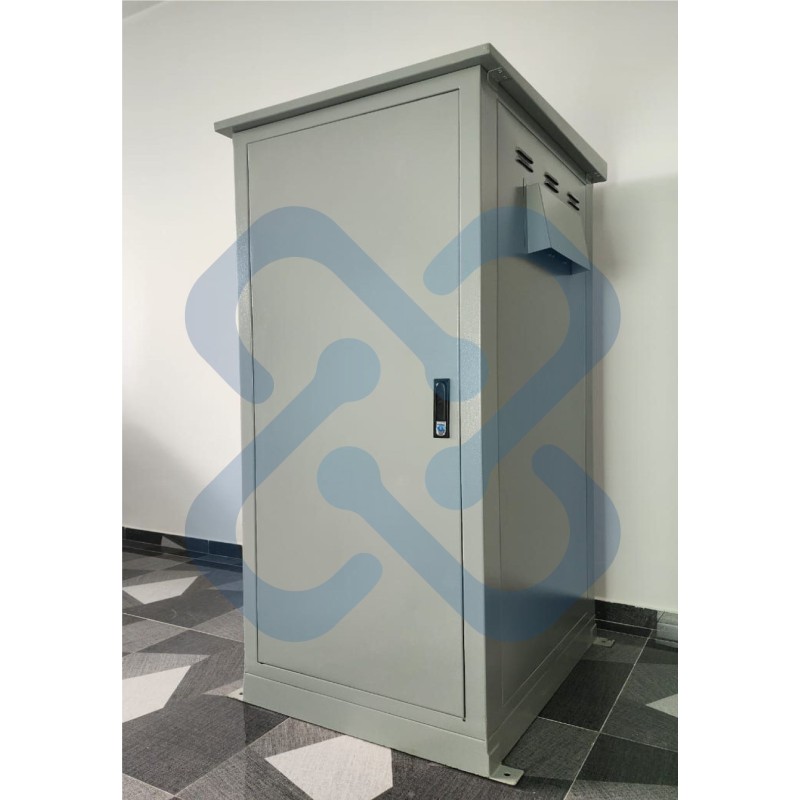 Gabinete de Piso para Exterior IP65  24RU Acero Laminado Epoxica Gris